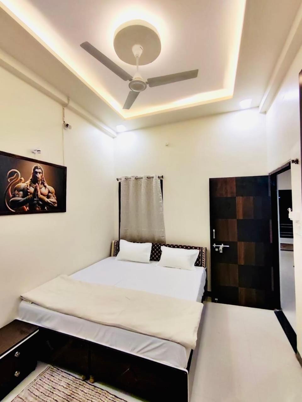 Ap Suite - By Ap Villa'S And Resort'S Уджайн Екстериор снимка