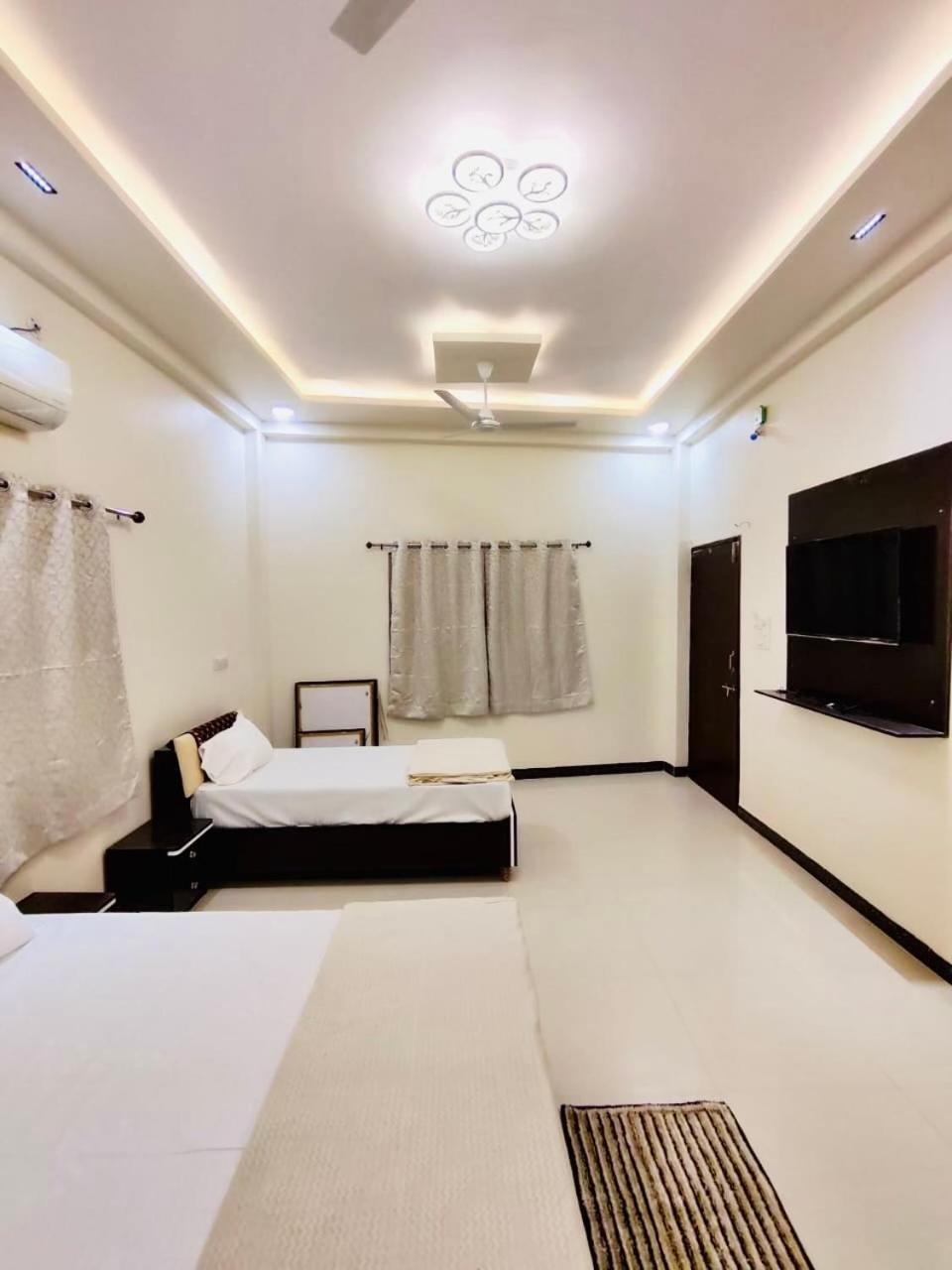 Ap Suite - By Ap Villa'S And Resort'S Уджайн Екстериор снимка