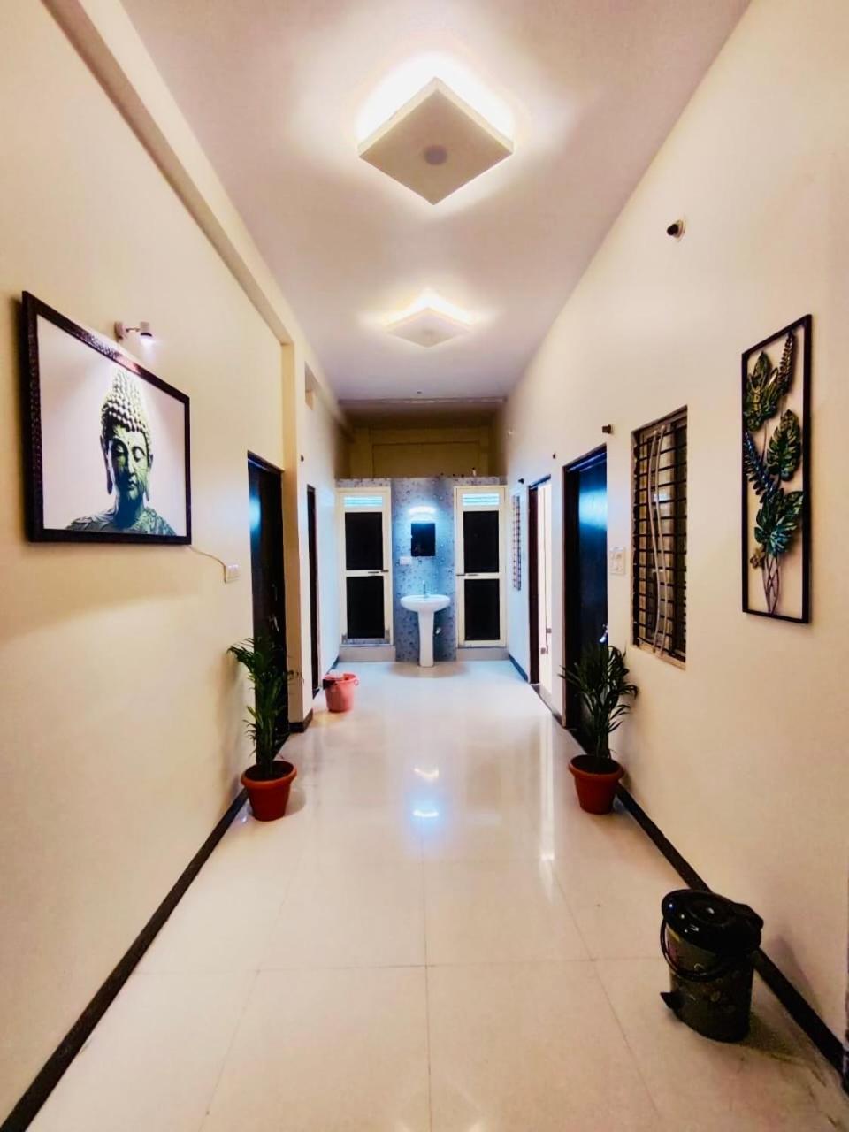Ap Suite - By Ap Villa'S And Resort'S Уджайн Екстериор снимка