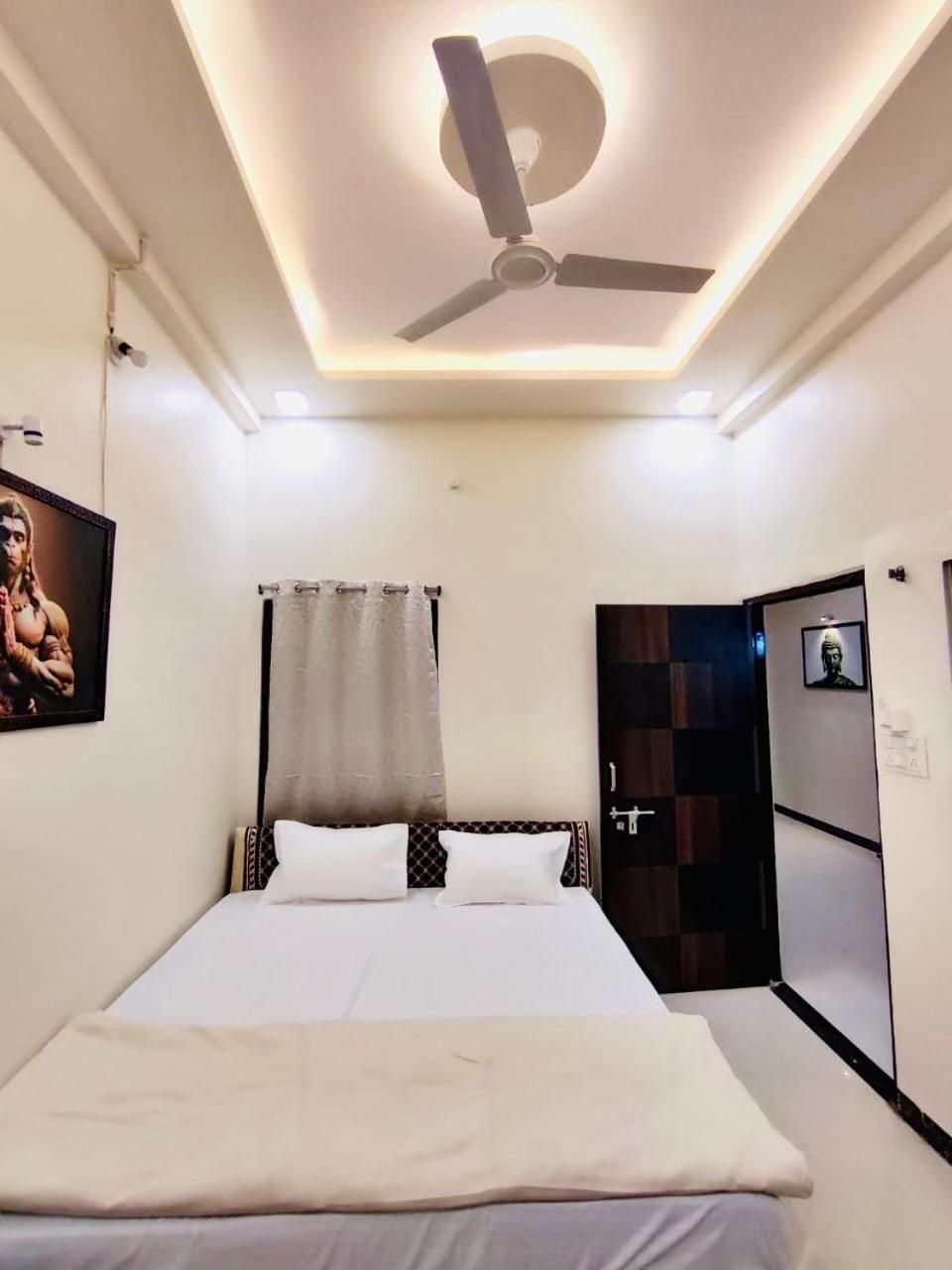 Ap Suite - By Ap Villa'S And Resort'S Уджайн Екстериор снимка